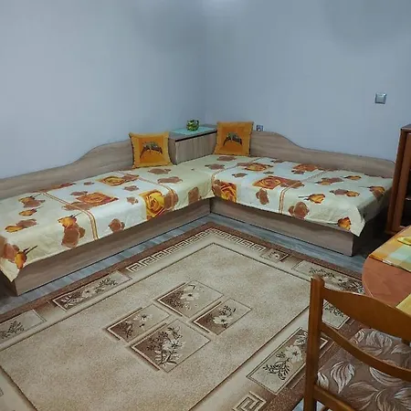 Апартамент Зори Apartment *